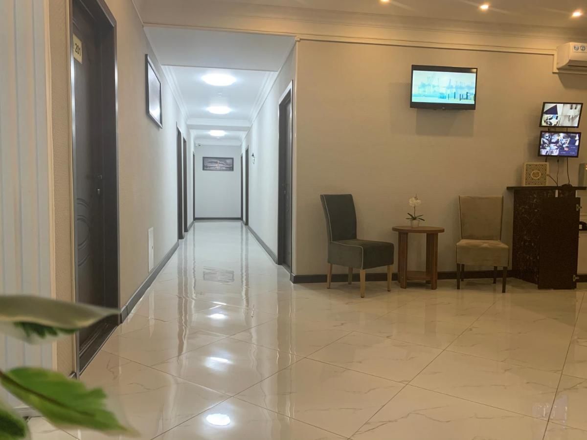 Отель Hotel Monroe Алматы